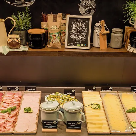 Hotel One München-westend 3*