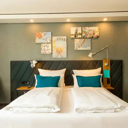 One Muenchen-westend 3*