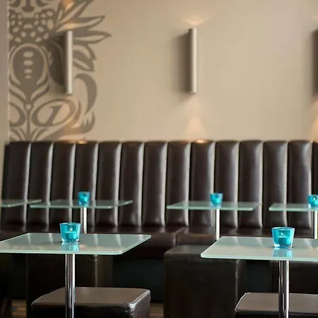 Hotel One München-westend 3*